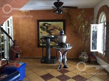 Venta de Casa estilo Mexicano Tradicional con 3 recámaras en calle Cuauhtémoc, Col. Puerto México, Coatzacoalcos, Veracruz.