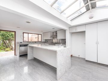 casa en venta en santa barbara oriental. Cod V4747