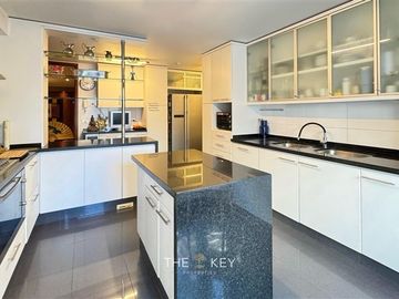 Departamento en venta de 3 dorm. en Las Condes