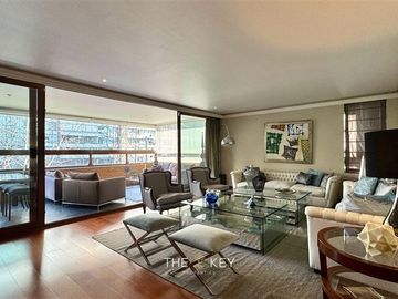 Departamento en venta de 3 dorm. en Las Condes