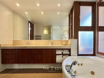 Departamento en venta de 3 dorm. en Las Condes