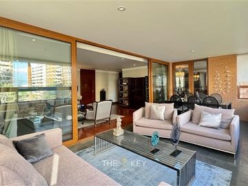 Departamento en venta de 3 dorm. en Las Condes