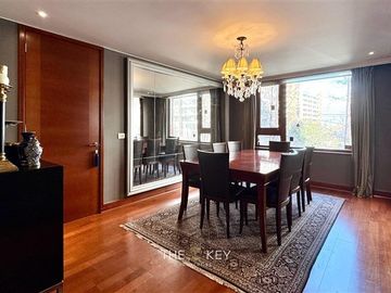 Departamento en venta de 3 dorm. en Las Condes
