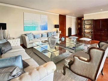 Departamento en venta de 3 dorm. en Las Condes