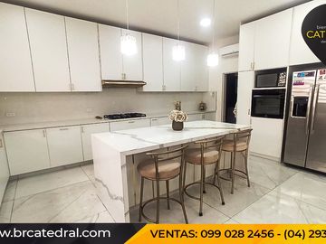 Casa de venta en Cdla la Fuente – código:20880