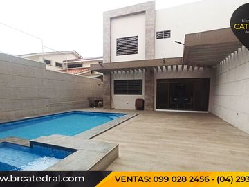 Casa de venta en Cdla la Fuente – código:20880
