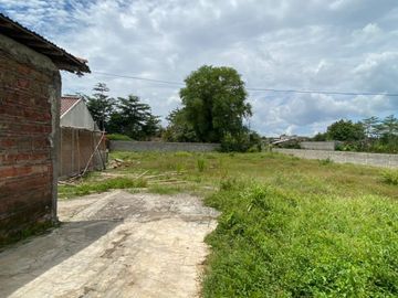 DIJUAL RUMAH CANTIK HARGA TERBAIK DI KOTA KLATEN. SHM+IMB SIAP BALIK NAMA...