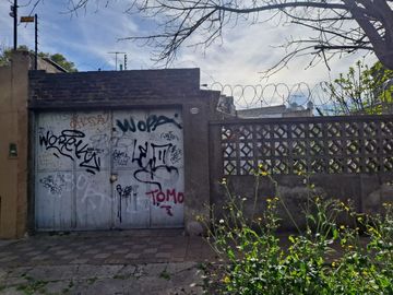 Casa a Reciclar Salida a dos calles Sobre Italia y Baigorria