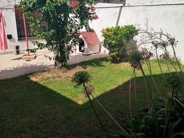 Casa de cuatro ambientes en venta en el palomar