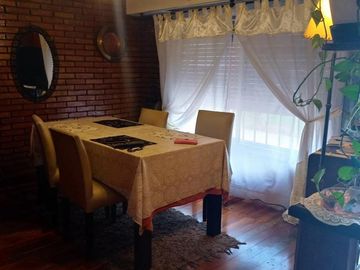 Casa de cuatro ambientes en venta en el palomar