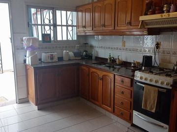 Casa de cuatro ambientes en venta en el palomar