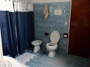 Casa de cuatro ambientes en venta en el palomar