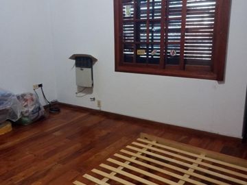 Casa de cuatro ambientes en venta en el palomar