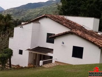 finca en venta en vereda montañita. Cod V3424