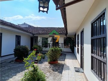 CASA - LOTE COMERCIAL EN EL CENTRO