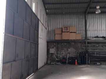 VENDO HERMOSA PROPIEDAD COMERCIAL EN CAYAMBE SOBRE LA PANAMERICANA NORTE