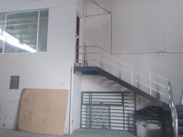 VENDO HERMOSA PROPIEDAD COMERCIAL EN CAYAMBE SOBRE LA PANAMERICANA NORTE