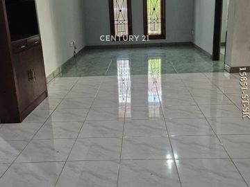 Dijual Rumah Posisi Hook Dengan Lokasi Strategis Di Sektor 9