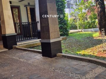 Dijual Rumah Posisi Hook Dengan Lokasi Strategis Di Sektor 9