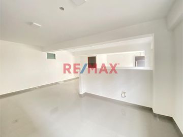 ¿Estás buscando un departamento funcional, que aplique tanto para vivienda como para oficina?
Te presentamos un hermoso DEPARTAMENTO DUPLEX en la cal