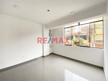 ¿Estás buscando un departamento funcional, que aplique tanto para vivienda como para oficina?
Te presentamos un hermoso DEPARTAMENTO DUPLEX en la cal
