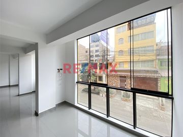 ¿Estás buscando un departamento funcional, que aplique tanto para vivienda como para oficina?
Te presentamos un hermoso DEPARTAMENTO DUPLEX en la cal