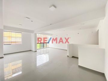 ¿Estás buscando un departamento funcional, que aplique tanto para vivienda como para oficina?
Te presentamos un hermoso DEPARTAMENTO DUPLEX en la cal
