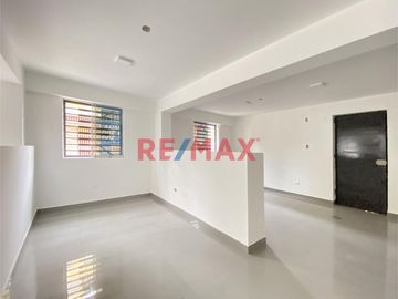 ¿Estás buscando un departamento funcional, que aplique tanto para vivienda como para oficina?
Te presentamos un hermoso DEPARTAMENTO DUPLEX en la cal