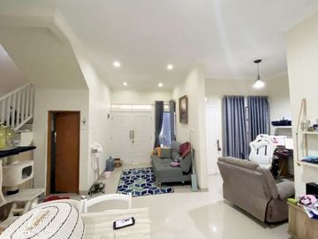 Rumah 2 lantai Siap Huni di Sarijadi Town House,Bandung