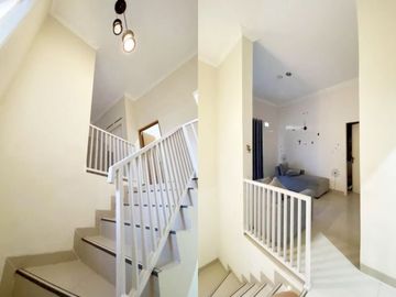 Rumah 2 lantai Siap Huni di Sarijadi Town House,Bandung