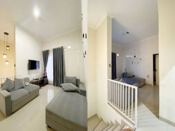 Rumah 2 lantai Siap Huni di Sarijadi Town House,Bandung