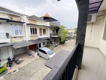 Rumah 2 lantai Siap Huni di Sarijadi Town House,Bandung