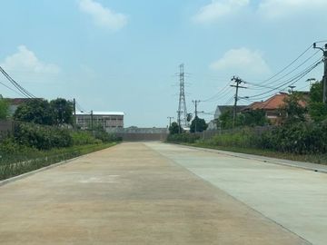 Rumah Lokasi Strategis di Lippo Village Utara Cendana Parc
