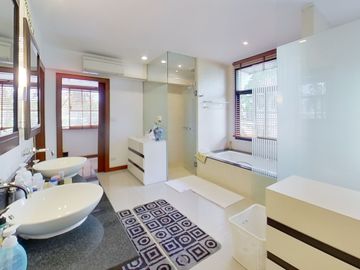 4 Bedroom Villa for sale at Baan Ing Doi