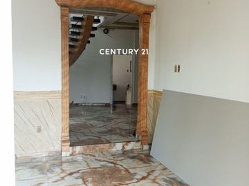 Rumah Posisi Hoek Desain Eropa Di Area Jaktim Dl 18939