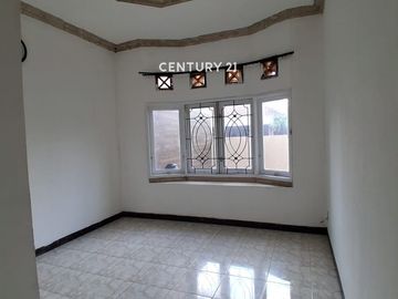Rumah Posisi Hoek Desain Eropa Di Area Jaktim Dl 18939