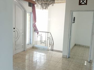 Rumah Posisi Hoek Desain Eropa Di Area Jaktim Dl 18939