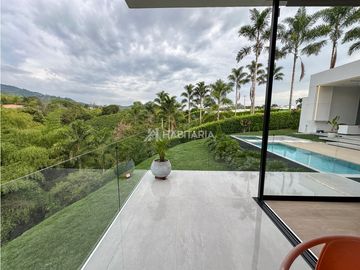 Se vende casa de lujo en pereira