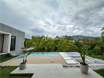 Se vende casa de lujo en pereira