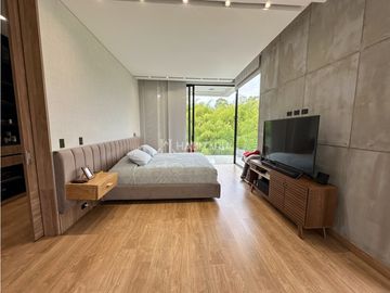 Se vende casa de lujo en pereira