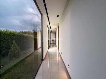 Se vende casa de lujo en pereira