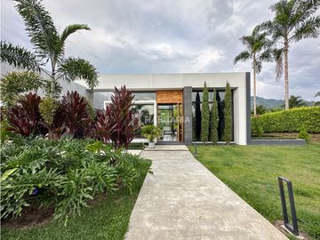 Se vende casa de lujo en pereira