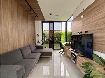 Se vende casa de lujo en pereira
