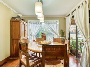 Venta de preciosa casa en Peñalolén, 5D 4B, Condominio Borde Andino