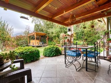 Venta de preciosa casa en Peñalolén, 5D 4B, Condominio Borde Andino
