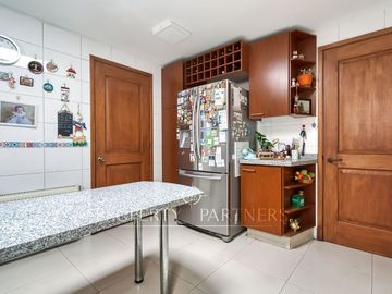Venta de preciosa casa en Peñalolén, 5D 4B, Condominio Borde Andino