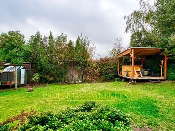 Venta de preciosa casa en Peñalolén, 5D 4B, Condominio Borde Andino