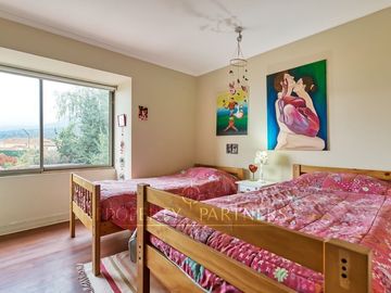 Venta de preciosa casa en Peñalolén, 5D 4B, Condominio Borde Andino