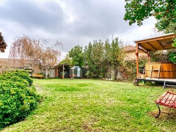 Venta de preciosa casa en Peñalolén, 5D 4B, Condominio Borde Andino