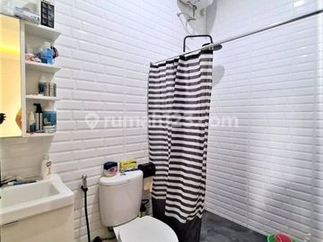 Rumah 2 lantai dalam komplek cinere delta